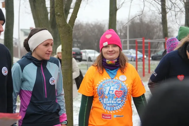 Finał WOŚP na sportowo! Ostrów Biega i Morstrowiaki przyłączyły się do pomocy aktywnie (zdjęcia)