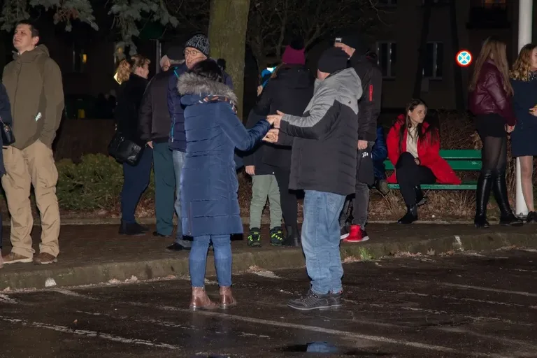 Mieszkańcy wspólnie rozpoczęli nowy rok przed ratuszem miejskim! (zdjęcia)