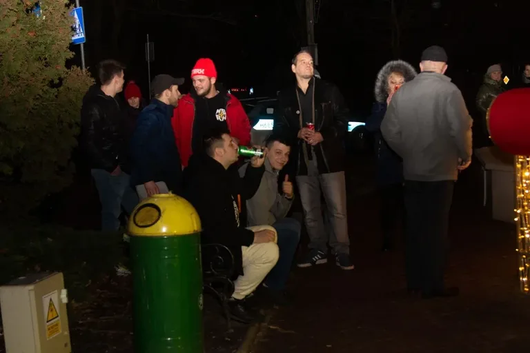 Mieszkańcy wspólnie rozpoczęli nowy rok przed ratuszem miejskim! (zdjęcia)
