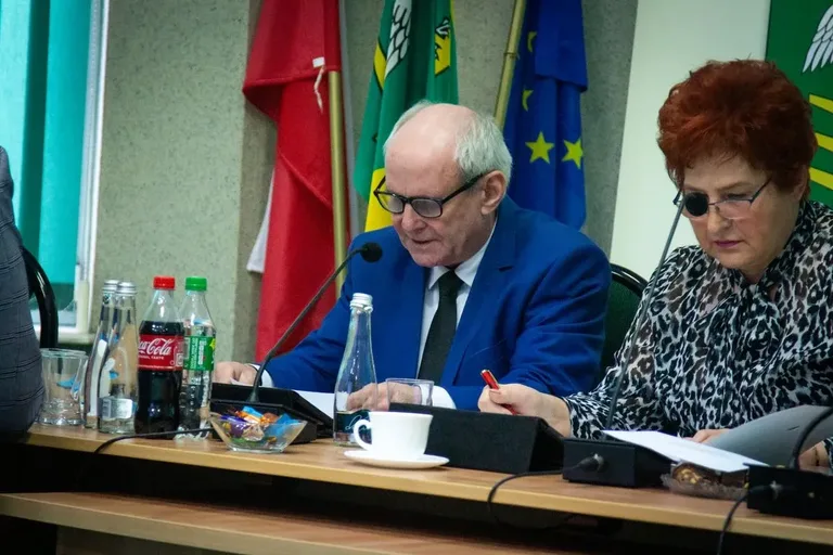 Radni jednogłośnie uchwalili budżet gminy Ostrów Mazowiecka na 2023 rok! (zdjęcia) 