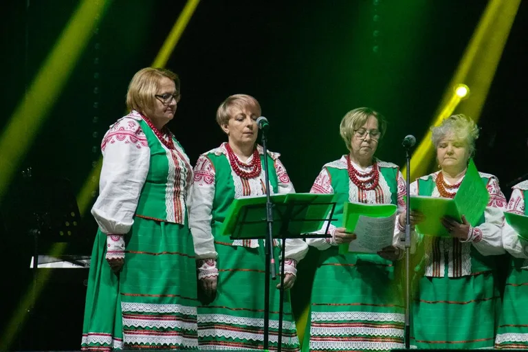 Mieszkańcy wspólnie kolędowali podczas Gminnego Wieczoru Wigilijnego w Małkini Górnej (zdjęcia, wideo)