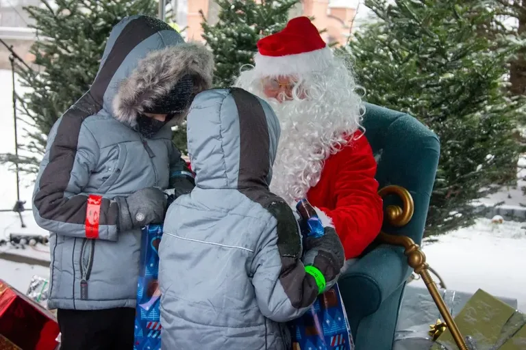 Święty Mikołaj odwiedził mieszkańców Broku! (zdjęcia, wideo)