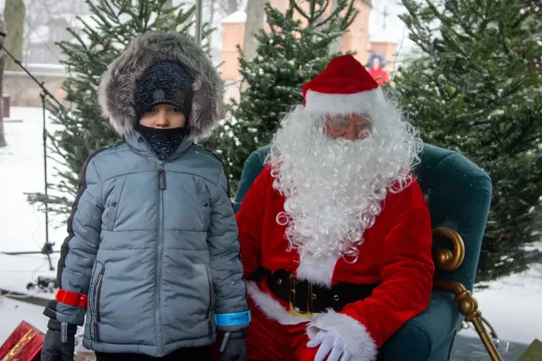 Święty Mikołaj odwiedził mieszkańców Broku! (zdjęcia, wideo)
