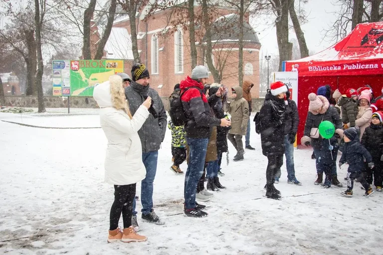 Święty Mikołaj odwiedził mieszkańców Broku! (zdjęcia, wideo)