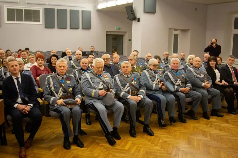 Obchody Dnia Podchorążego i 155. rocznica urodzin marszałka Józefa Piłsudskiego w Komorowie (zdjęcia)