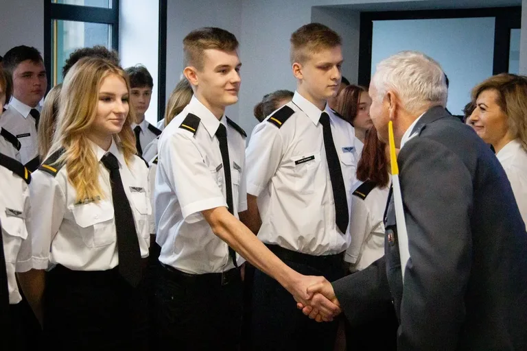 Pierwszoklasiści z CSL Technikum Lotniczego w Nagoszewie złożyli ślubowanie! (zdjęcia)