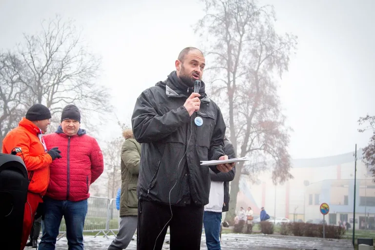 Morsy rozpoczęły sezon w stawie miejskim w Ostrowi Mazowieckiej! (zdjęcia) 