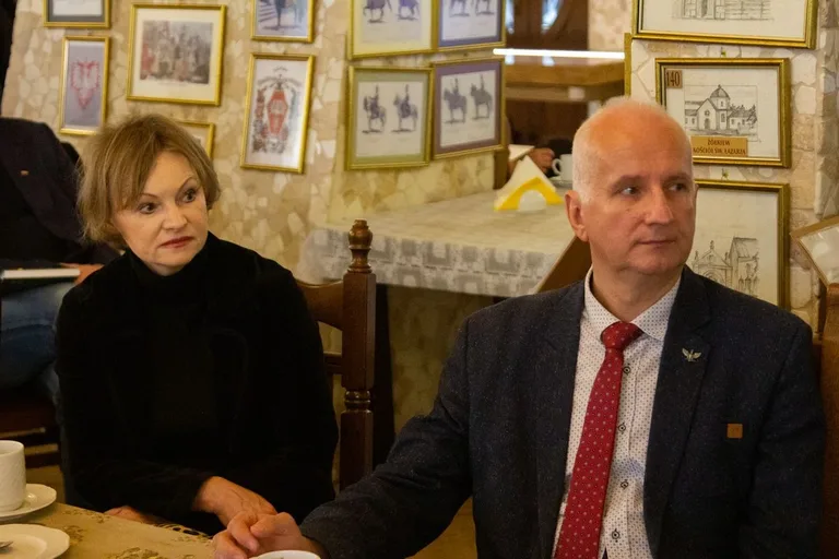 Otwarcie wystawy pt. "300 obrazów Napoleona Ordy" i wykład z ks. Tadueszem Isakowiczem-Zaleskim w Muzeum Kresów i Ziemi Ostrowskiej (zdjęcia, wideo)