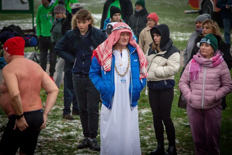 Morsy rozpoczęły sezon w stawie miejskim w Ostrowi Mazowieckiej! (zdjęcia)