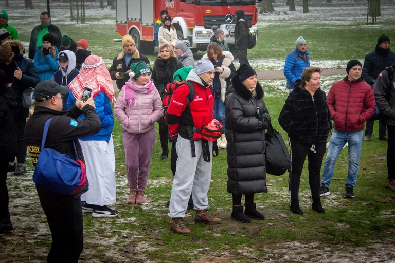 Morsy rozpoczęły sezon w stawie miejskim w Ostrowi Mazowieckiej! (zdjęcia)