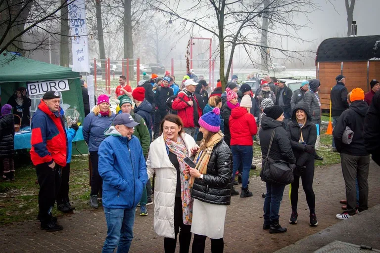 Morsy rozpoczęły sezon w stawie miejskim w Ostrowi Mazowieckiej! (zdjęcia)