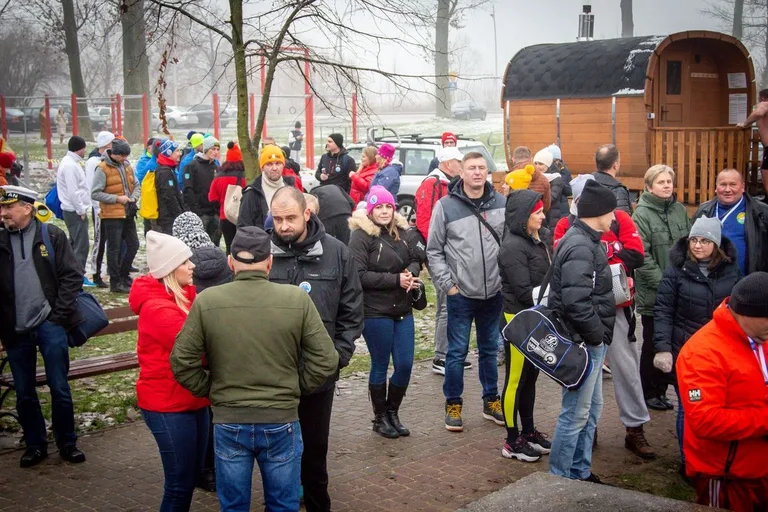Morsy rozpoczęły sezon w stawie miejskim w Ostrowi Mazowieckiej! (zdjęcia)
