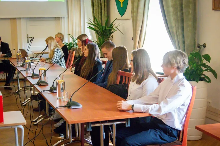 Wybrano Prezydium Młodzieżowej Rady Miasta Ostrów Mazowiecka! (zdjęcia)