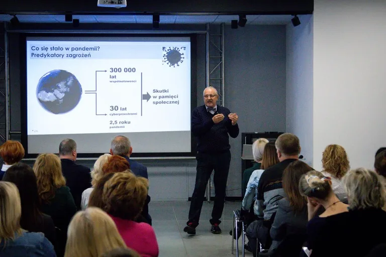 Konferencja pt. "Uwolnij się. Bądź sobą!" w Starej Elektrowni (zdjęcia)