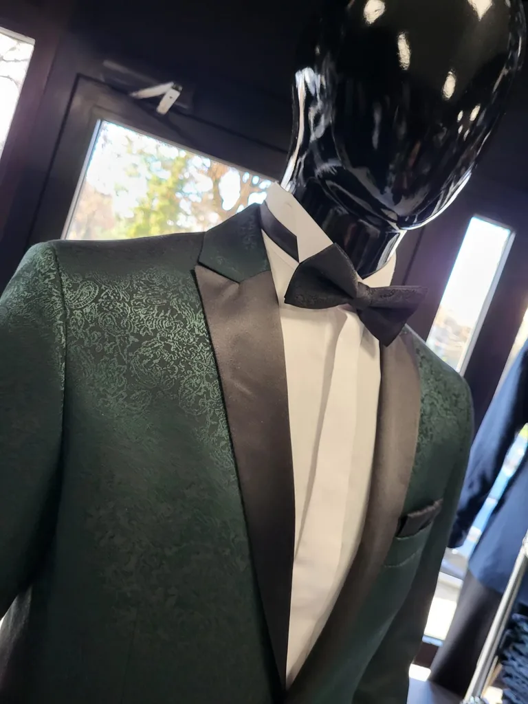Sklep Elegant zaprasza wszystkich Panów po elegancką odzież oraz obuwie (zdjęcia)