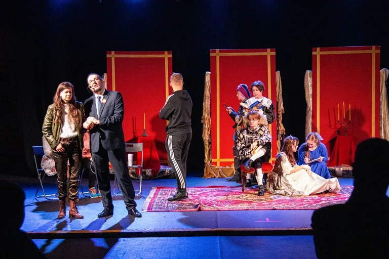 Spektakl teatralny pt. "Do hymnu powstań" odbył się w Ostrowi Mazowieckiej w Narodowy Dzień Niepodległości (zdjęcia)