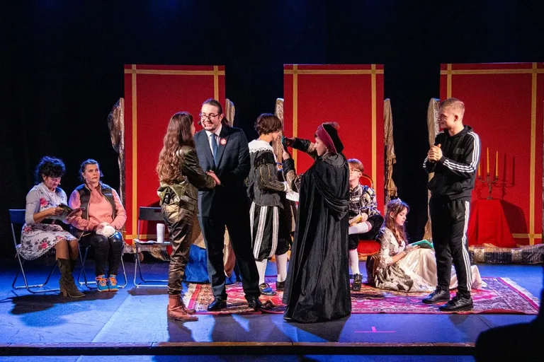Spektakl teatralny pt. "Do hymnu powstań" odbył się w Ostrowi Mazowieckiej w Narodowy Dzień Niepodległości (zdjęcia)