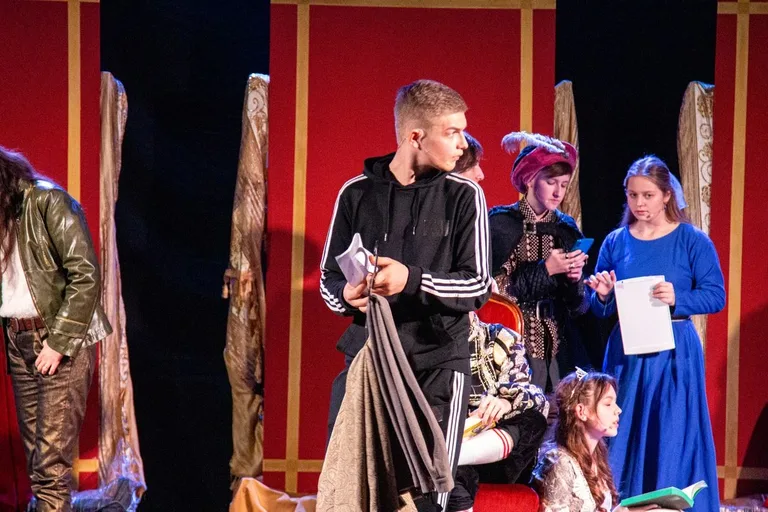 Spektakl teatralny pt. "Do hymnu powstań" odbył się w Ostrowi Mazowieckiej w Narodowy Dzień Niepodległości (zdjęcia)