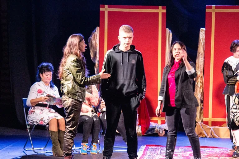 Spektakl teatralny pt. "Do hymnu powstań" odbył się w Ostrowi Mazowieckiej w Narodowy Dzień Niepodległości (zdjęcia)