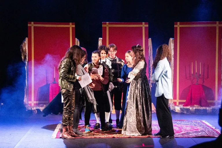 Spektakl teatralny pt. "Do hymnu powstań" odbył się w Ostrowi Mazowieckiej w Narodowy Dzień Niepodległości (zdjęcia)