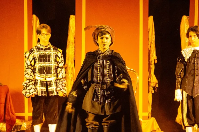 Spektakl teatralny pt. "Do hymnu powstań" odbył się w Ostrowi Mazowieckiej w Narodowy Dzień Niepodległości (zdjęcia)