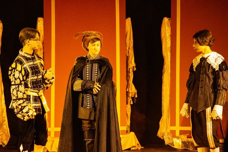 Spektakl teatralny pt. "Do hymnu powstań" odbył się w Ostrowi Mazowieckiej w Narodowy Dzień Niepodległości (zdjęcia)