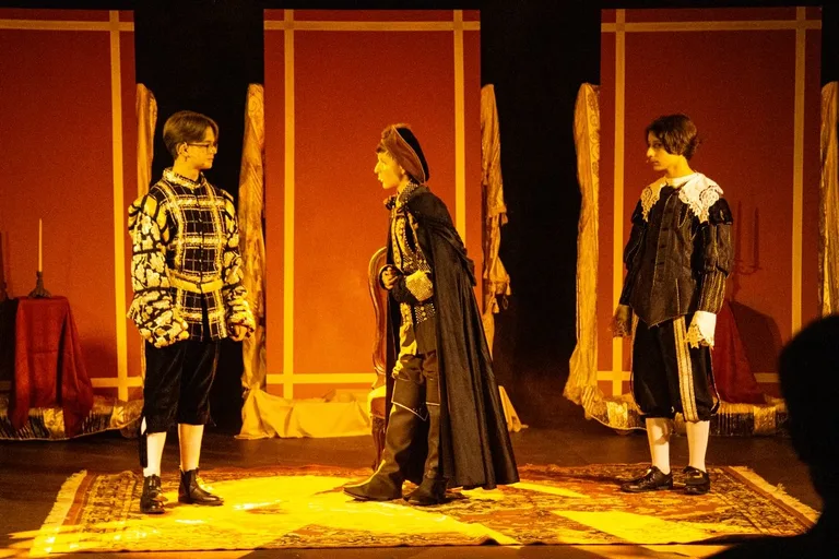 Spektakl teatralny pt. "Do hymnu powstań" odbył się w Ostrowi Mazowieckiej w Narodowy Dzień Niepodległości (zdjęcia)