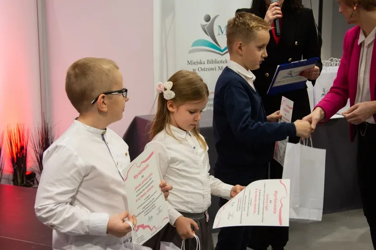 Spektakl teatralny pt. "Do hymnu powstań" odbył się w Ostrowi Mazowieckiej w Narodowy Dzień Niepodległości (zdjęcia, wideo) (nie publikować)