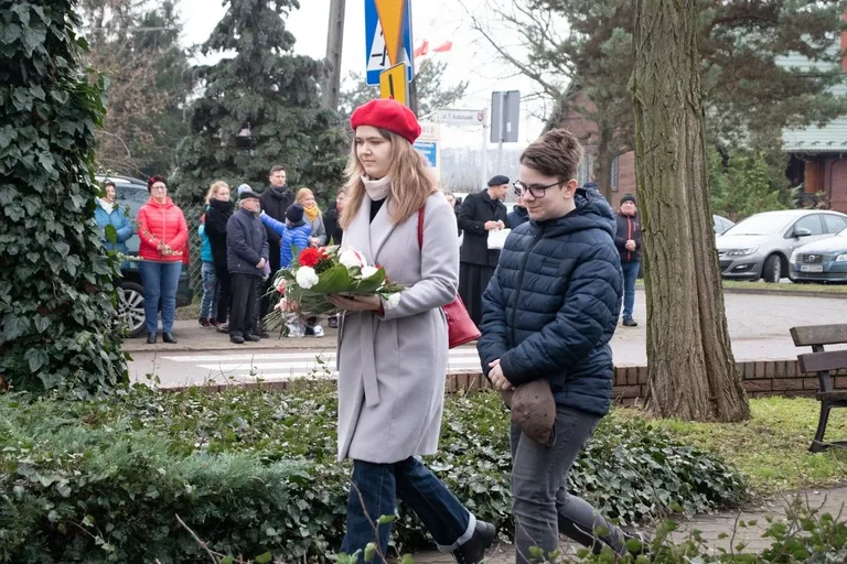 Obchody Narodowego Święta Niepodległości pod pomnikiem Marszałka Józefa Piłsudskiego w Broku (zdjęcia)