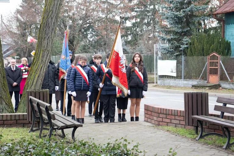 Obchody Narodowego Święta Niepodległości pod pomnikiem Marszałka Józefa Piłsudskiego w Broku (zdjęcia)