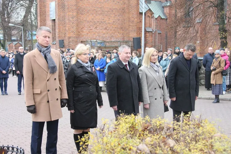 Uroczyste powiatowo-miejsko-gminne obchody Narodowego Święta Niepodległości w Ostrowi Mazowieckiej (zdjęcia, wideo)