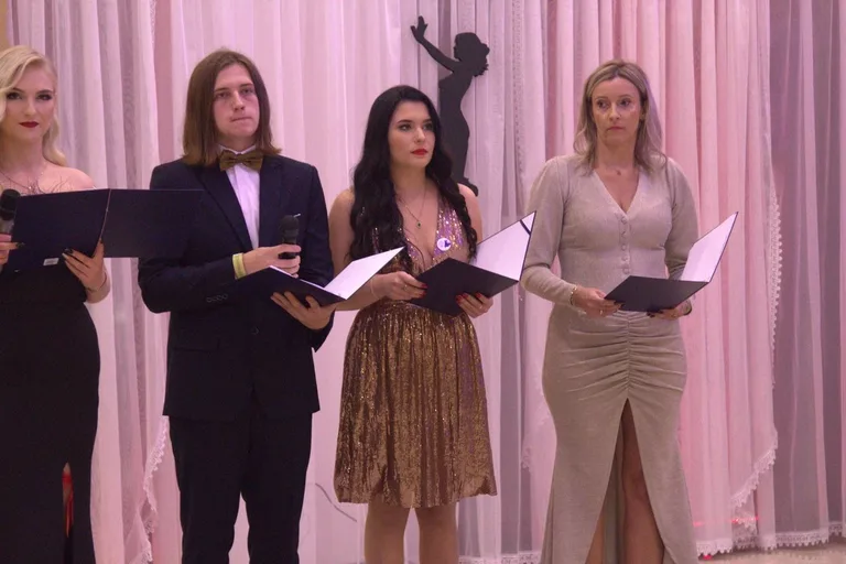 Studniówka maturzystów z "Rubinka" (zdjęcia, wideo)