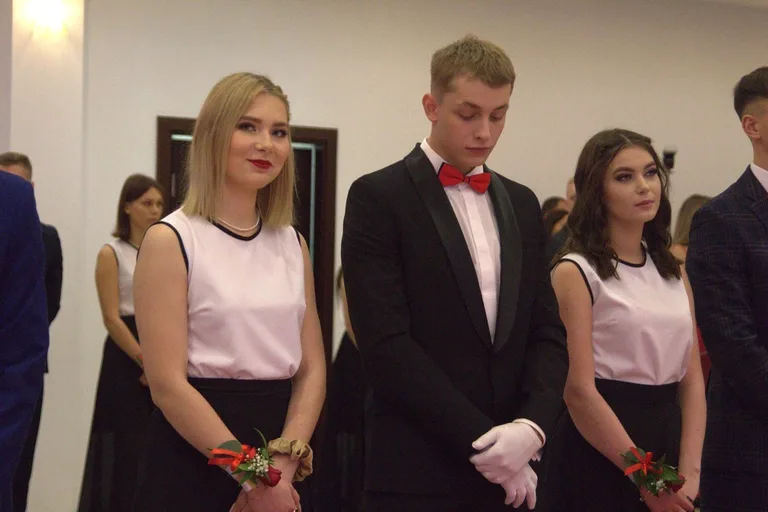 Studniówka maturzystów z "Rubinka" (zdjęcia, wideo)