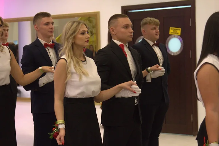 Studniówka maturzystów z "Rubinka" (zdjęcia, wideo)