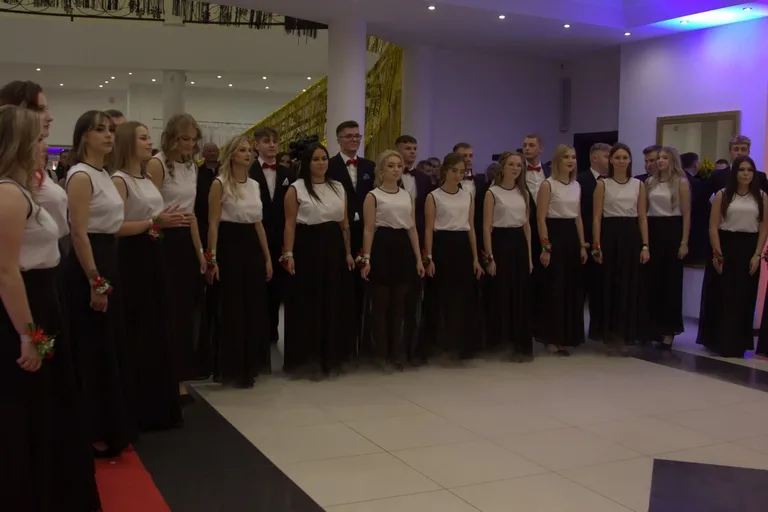 Studniówka maturzystów z "Rubinka" (zdjęcia, wideo)