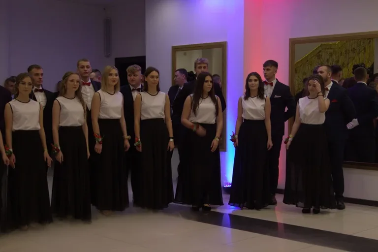 Studniówka maturzystów z "Rubinka" (zdjęcia, wideo)
