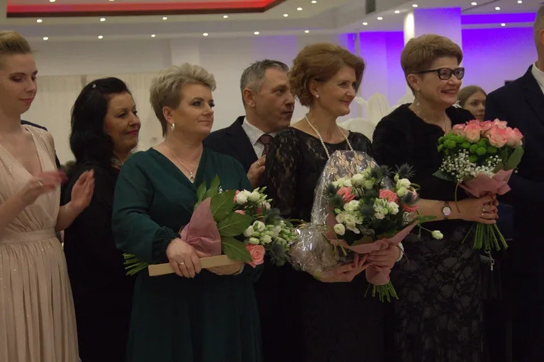 Studniówka maturzystów z "Rubinka" (zdjęcia, wideo)