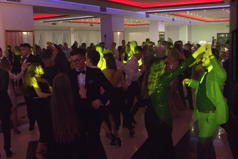 Studniówka maturzystów z "Rubinka" (zdjęcia, wideo)