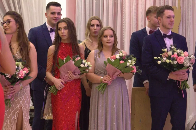 Studniówka maturzystów z "Rubinka" (zdjęcia, wideo)