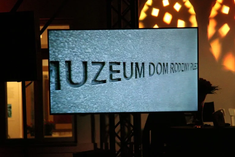 Wernisaż wystawy pt. "O Marii i Witoldzie Pileckich" w Ostrowi Mazowieckiej! (zdjęcia, wideo)