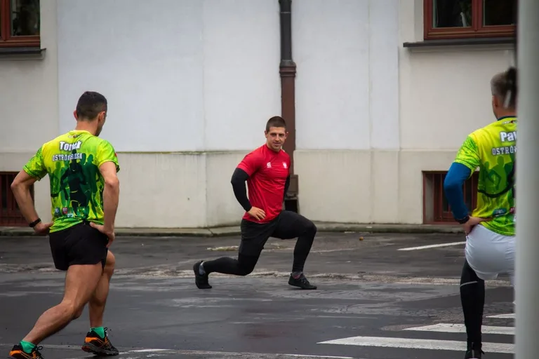 Zawodnicy pobiegli w Ostrowskim Półmaratonie (zdjęcia)