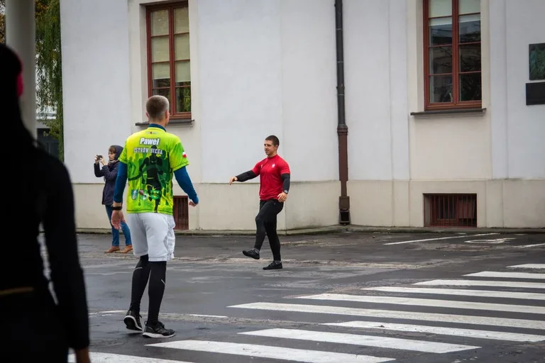 Zawodnicy pobiegli w Ostrowskim Półmaratonie (zdjęcia)