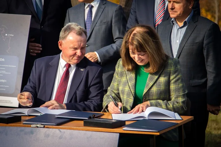 Mieszkańcy Ostrowi Mazowieckiej znów będą mogli pojechać pociągiem (zdjęcia, wideo)
