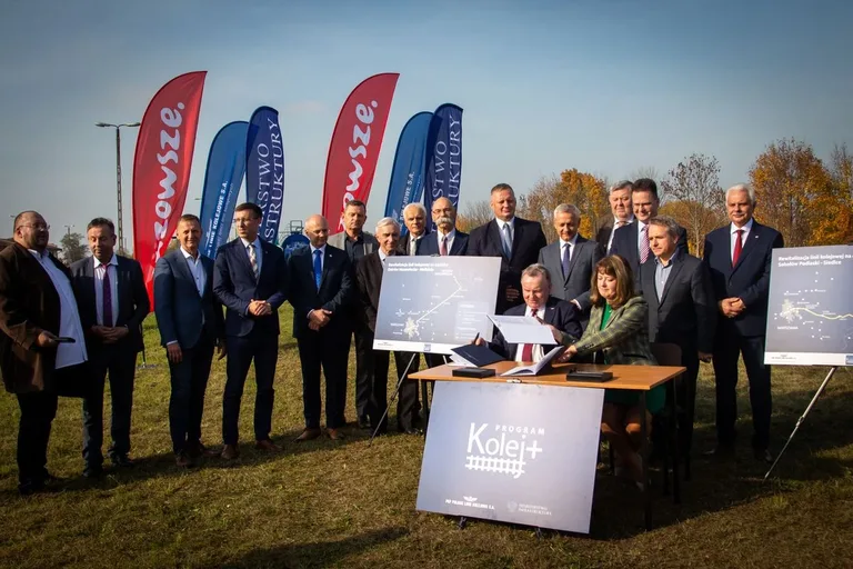 Mieszkańcy Ostrowi Mazowieckiej znów będą mogli pojechać pociągiem (zdjęcia, wideo)