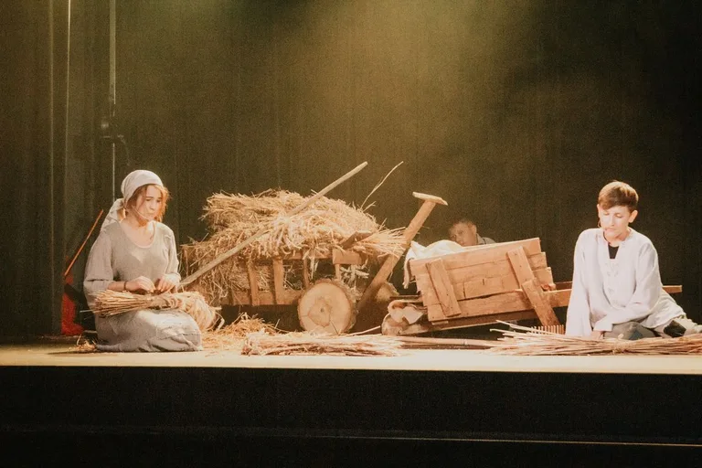 Spektakl teatralny pt. "Do hymnu powstań" w Broku zachwycił publiczność (zdjęcia, wideo) 