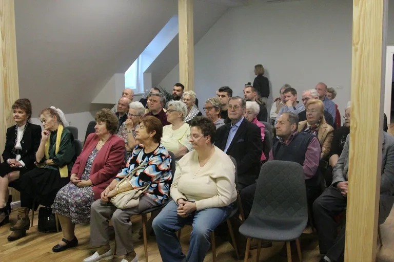 Spotkanie z prof. Adamem Dobrońskim i otwarcie wystawy plenerowej pt. "Śladami Podchorążych" (zdjęcia)