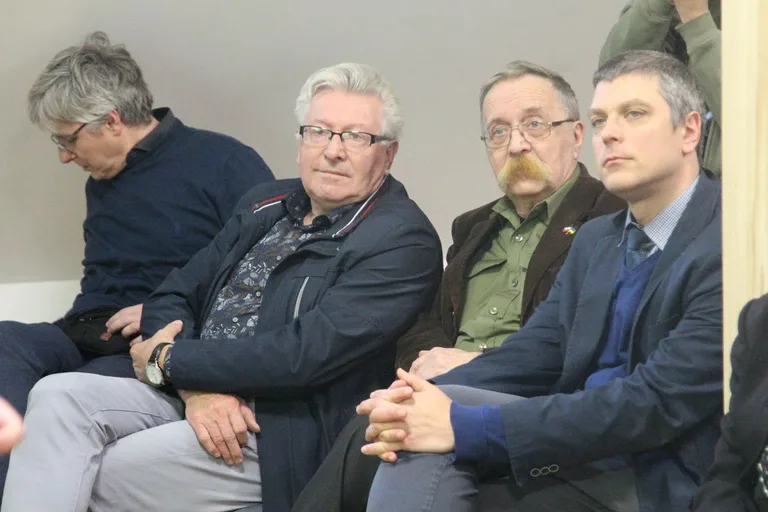 Spotkanie z prof. Adamem Dobrońskim i otwarcie wystawy plenerowej pt. "Śladami Podchorążych" (zdjęcia)