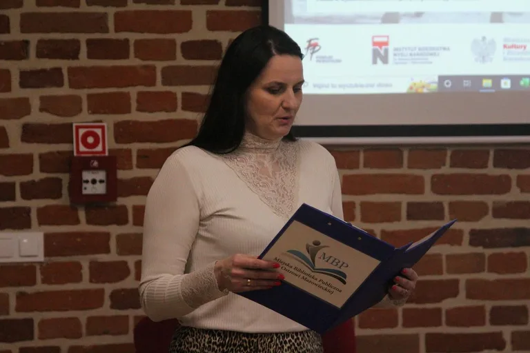 Spotkanie z prof. Adamem Dobrońskim i otwarcie wystawy plenerowej pt. "Śladami Podchorążych" (zdjęcia)