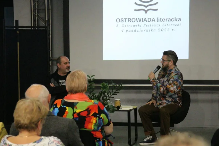 2. Ostrowski Festiwal Literacki pn. "Podróż do świata literatury" cieszył się dużym zainteresowaniem! (zdjęcia)