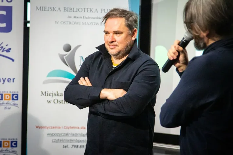 Spotkanie autorskie z Grzegorzem Kasdepke i Hubertem Klimko-Dobrzanieckim - podsumowanie projektu "Ojczysty Nieoczywisty" (zdjęcia)